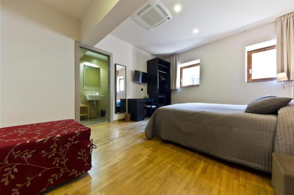 Siena Gallery - Rooms Only Bed & Breakfast