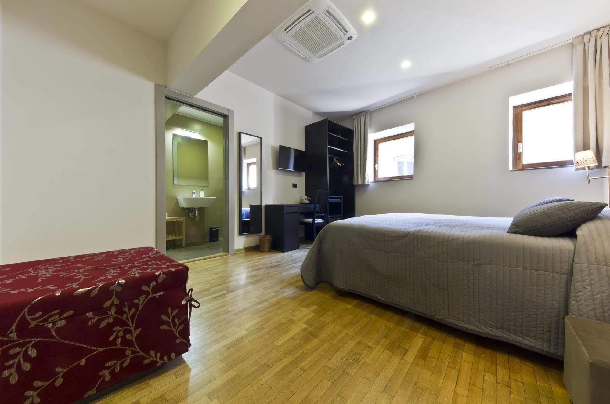 Siena Gallery - Rooms Only Bed & Breakfast 3*